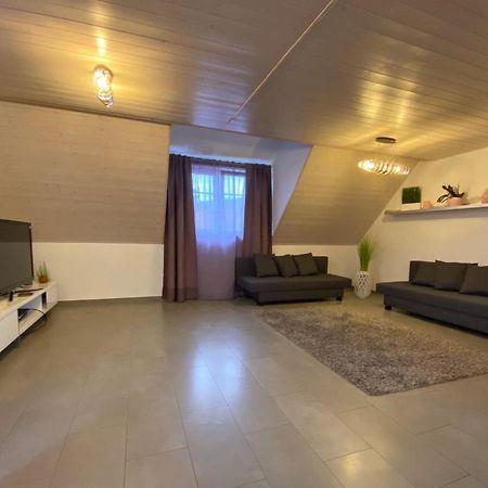 Ferienwohnung ซินส์ไฮม์ ภายนอก รูปภาพ